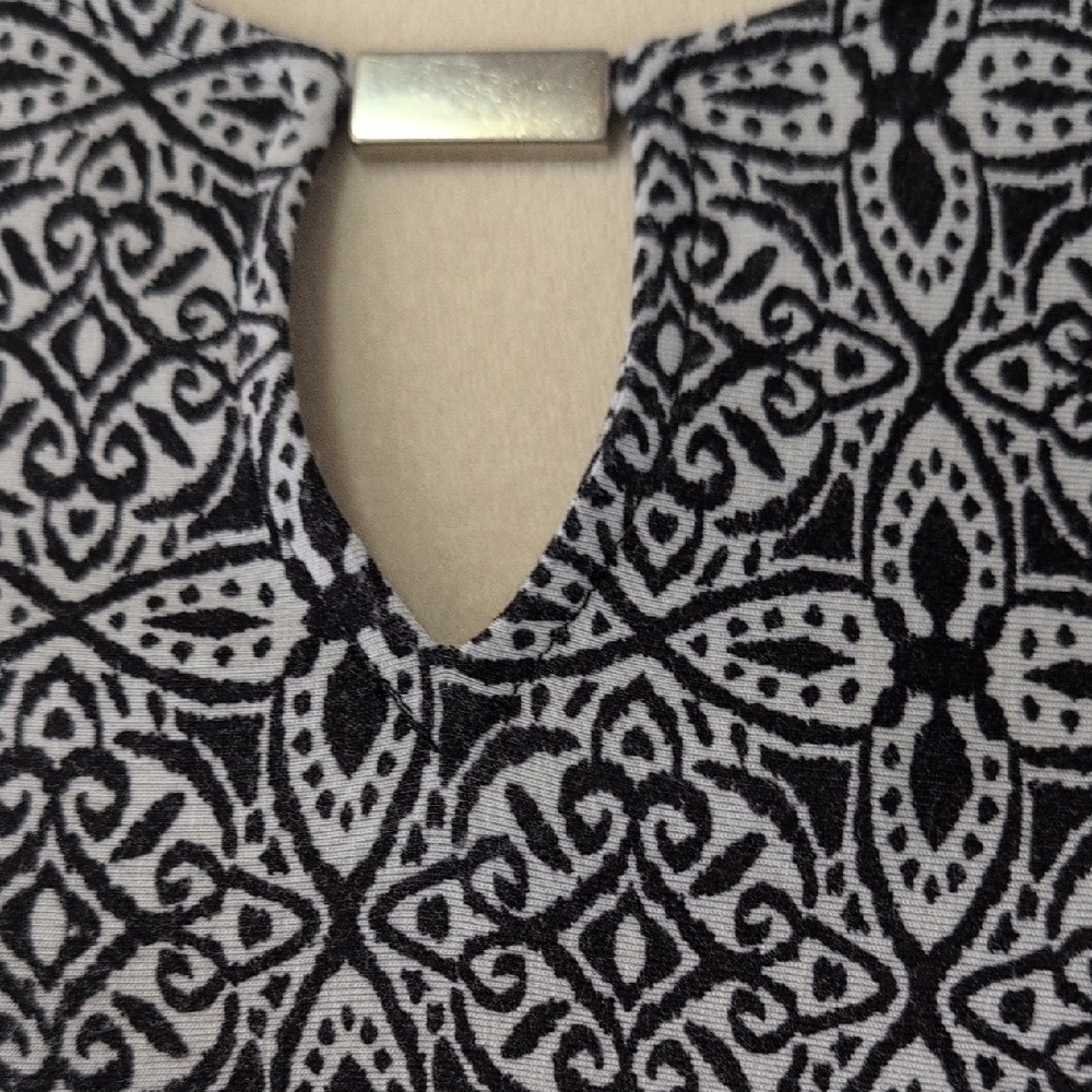 Ruby Rd. Black and White Patterned Tunic Size M - Picture 3 of 7
